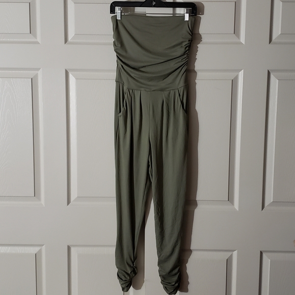 Streetwear Society Other - 💚 Strapless ruched jumpsuit